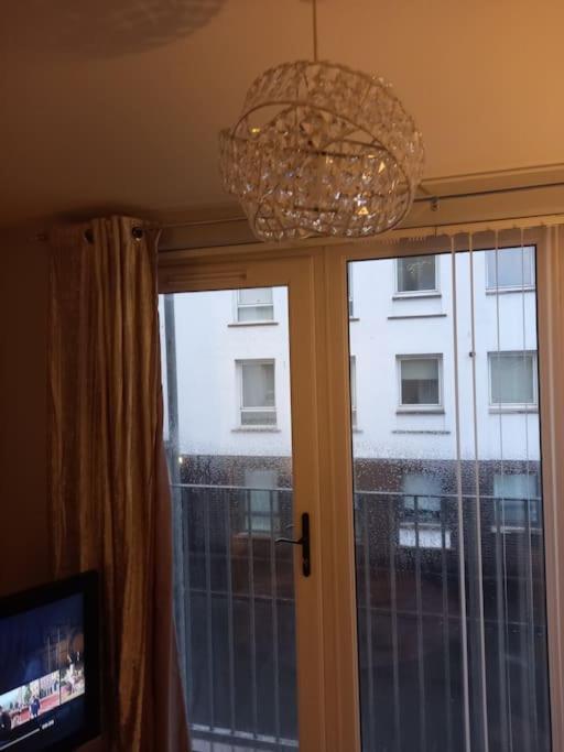 Apartment Modern 2-bedroom With Free Parking