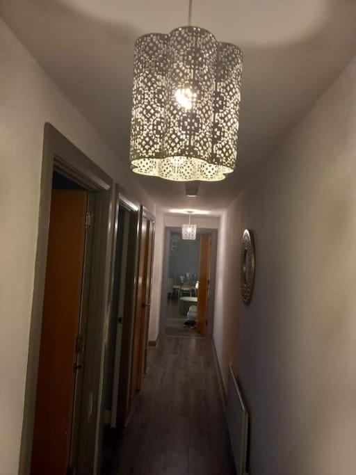 Apartment Modern 2-bedroom With Free Parking *