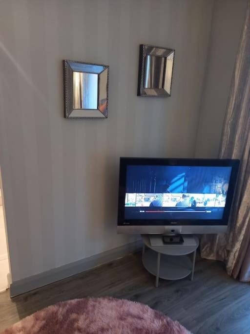 Apartment Modern 2-bedroom With Free Parking